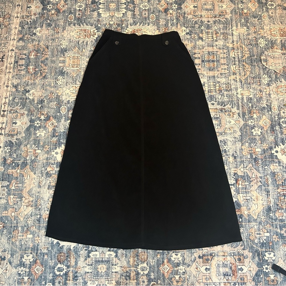 Vintage Minimalist Black A-Line Midi Skirt High Rise Pockets sz S